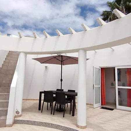 Chalet Casa Girasoles Terraza Patio Aire Acondicionado Corralejo
