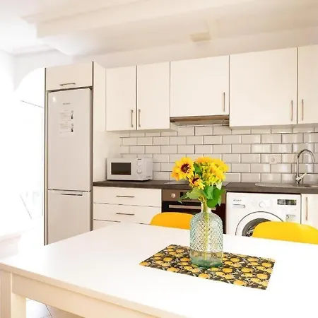 Casa Girasoles Roof Terrace, Patio, Air-con *